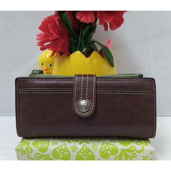 Fossil Brown Leather Credit Card ID Window Bifold Wallet - Picture 1 of 16